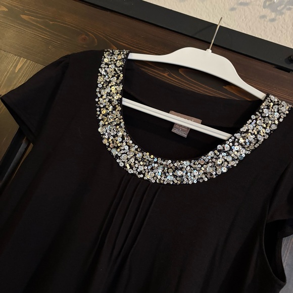 Kenar Black Short Sleeve Top with Beaded Sequin Neckline Large - Picture 4 of 6